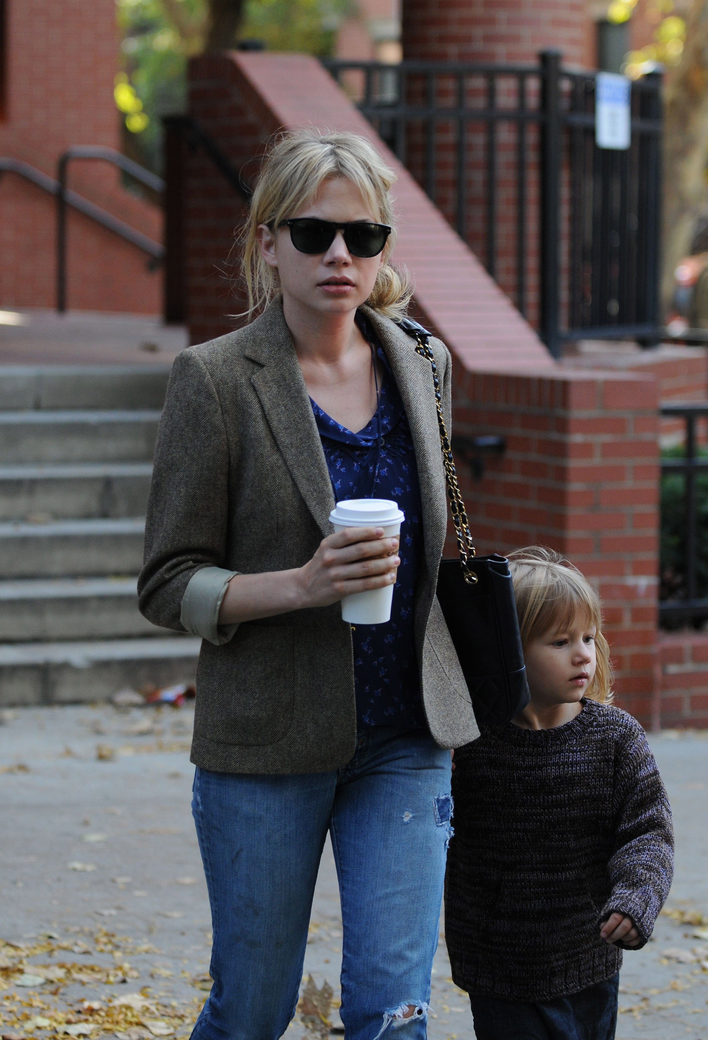 Michelle Williams and her daughter Matilda in New York in 2009. | Source: Getty Images