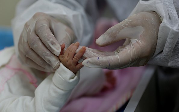 La main d'un bébé. |Photo : Getty Images