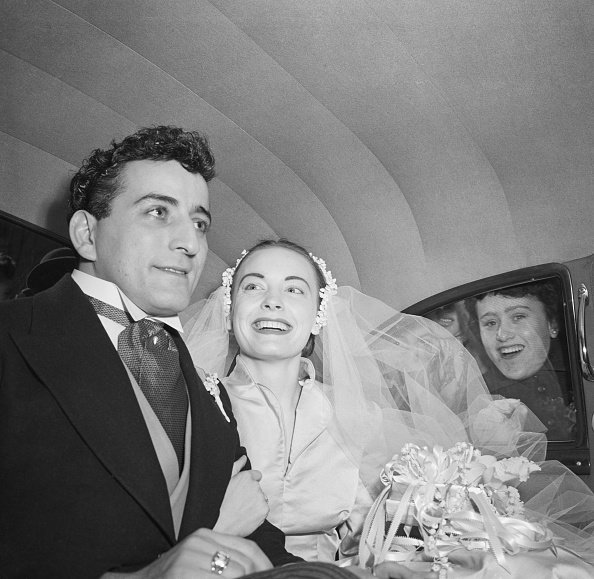Tony Bennett and Patricia Beech leaving St. Patrick's Cathedral in their wedding car on February 12, 1952 after marrying. | Source: Getty Images