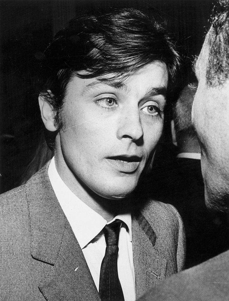 Alain Delon durant sa jeunesse. l Source : Getty Images