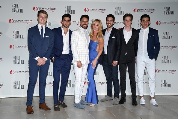 Don Diamont,Cindy Ambuehl (C) and their sons attend the 'The Bold and The Beautiful' 30th Years anniversary during the 57th Monte Carlo TV Festival | Photo: Getty Images