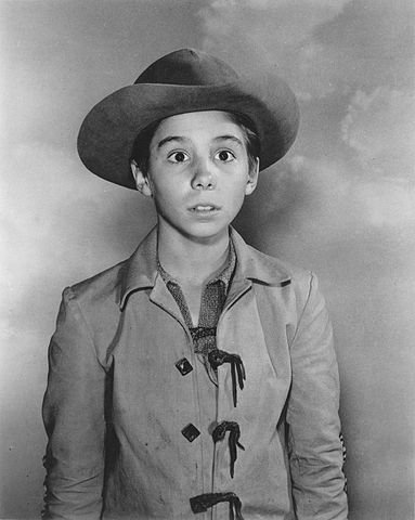 Child actor Johnny Crawford in "The Rifleman" in 1959 | Source: Wikimedia