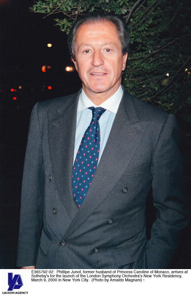 Philippe Junot, ancien époux de la Princesse Caroline de Monaco, arrive chez Sotheby's pour le lancement de la résidence de New York du London Symphony Orchestra à New York | Photo : Getty Images