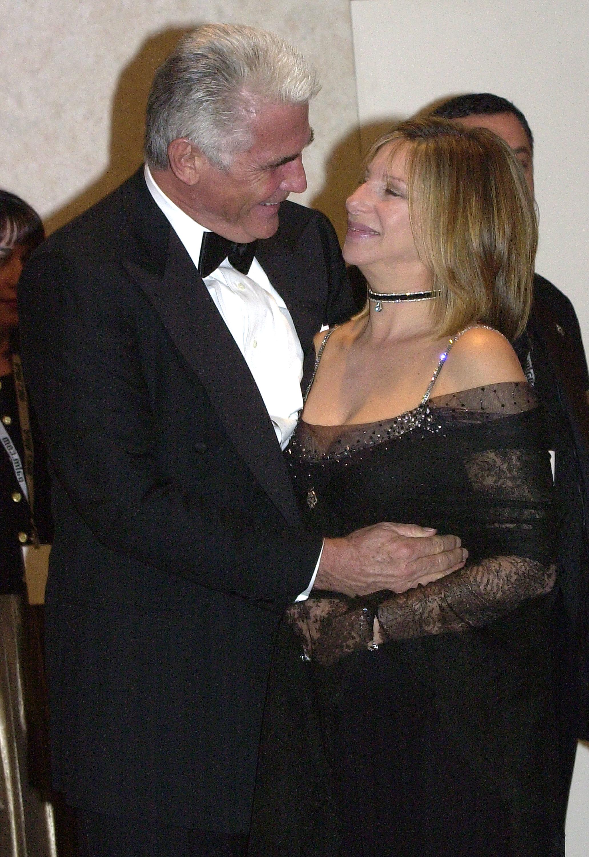 James Brolin and Barbra Streisand at the American Film Institute Life Achievement Award gala in Beverly Hills, California on February 22, 2001 | Source: Getty Images