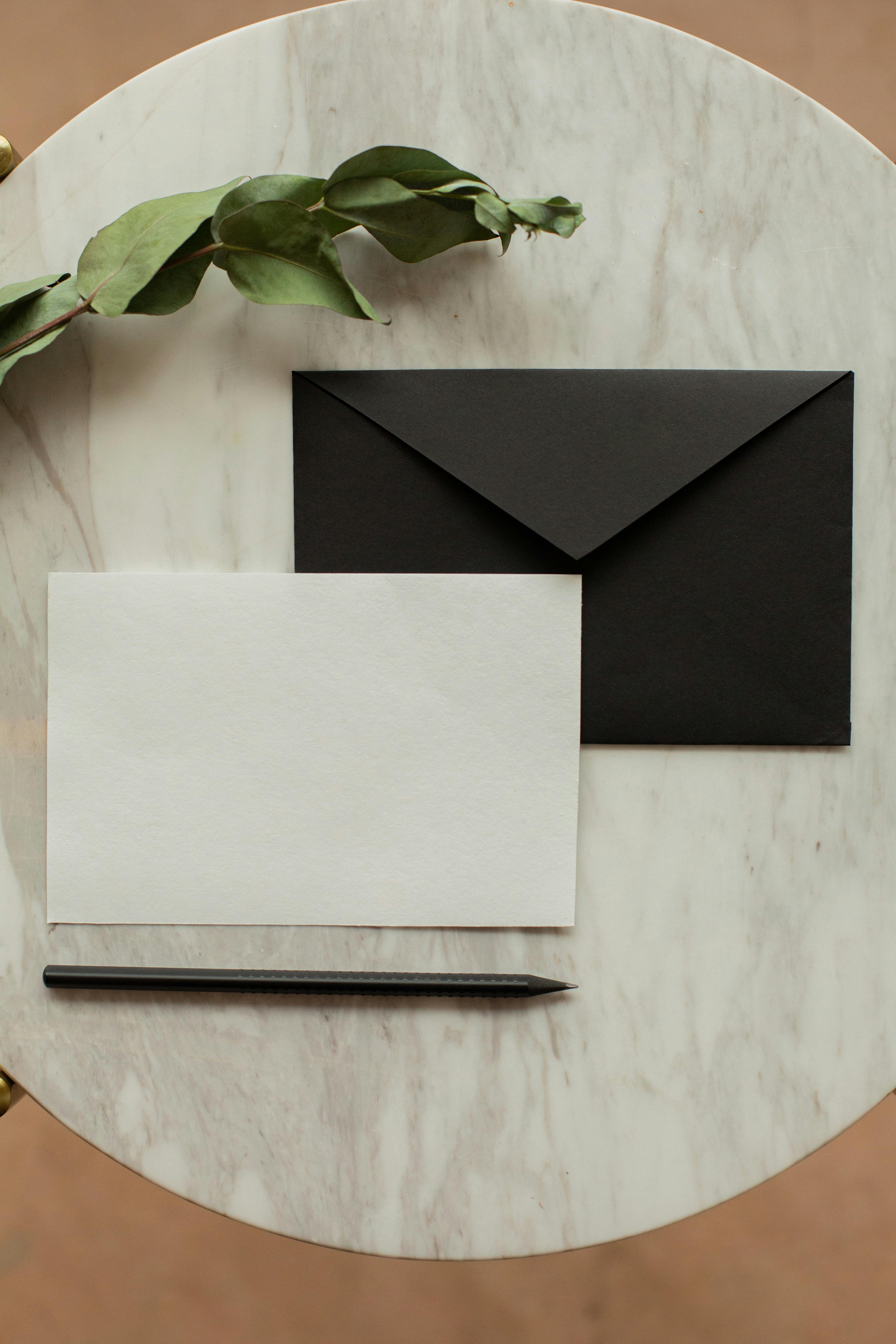 An envelope on a table | Source: Pexels