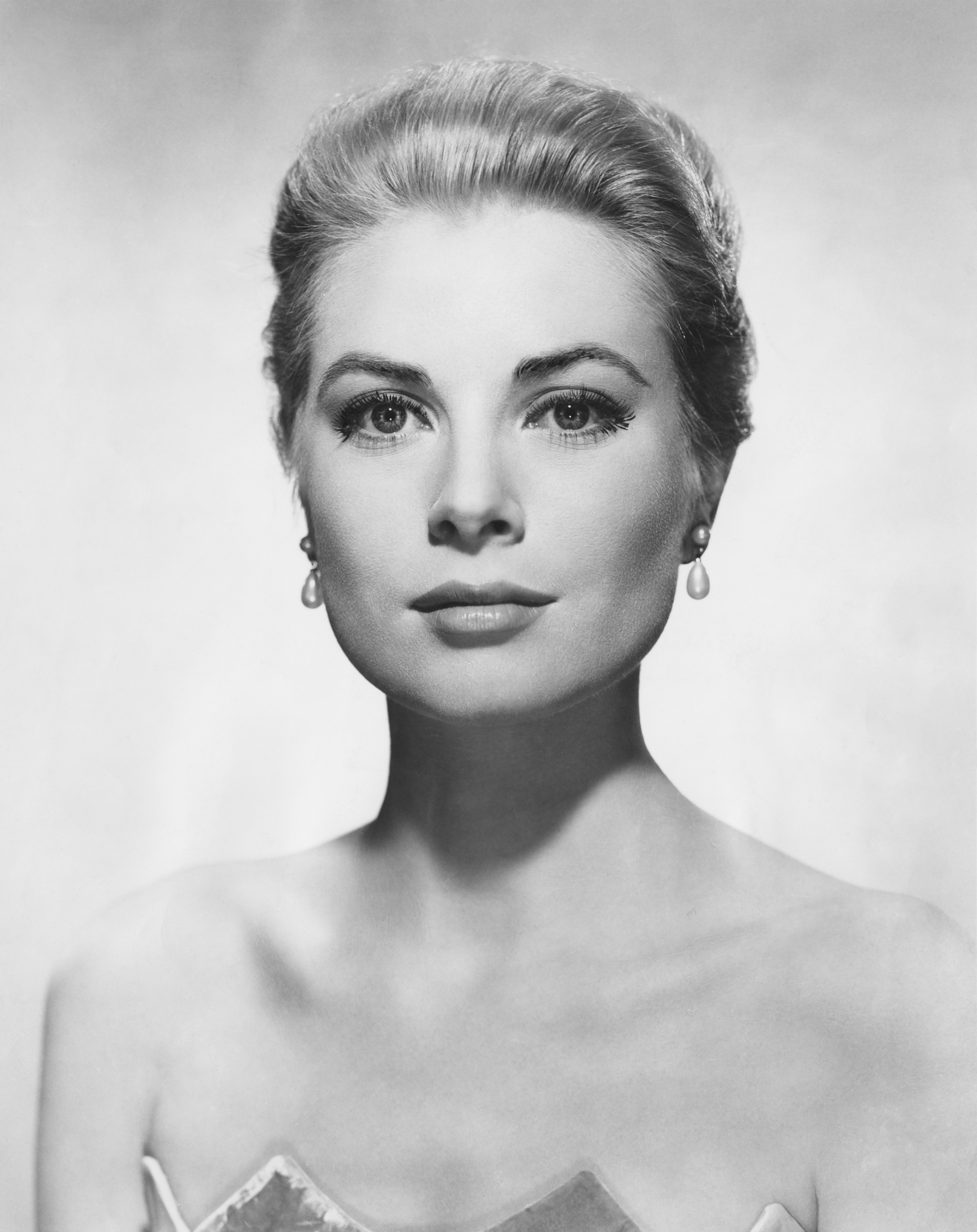Grace Kelly pictured on January 1, 1955  | Source: Getty Images