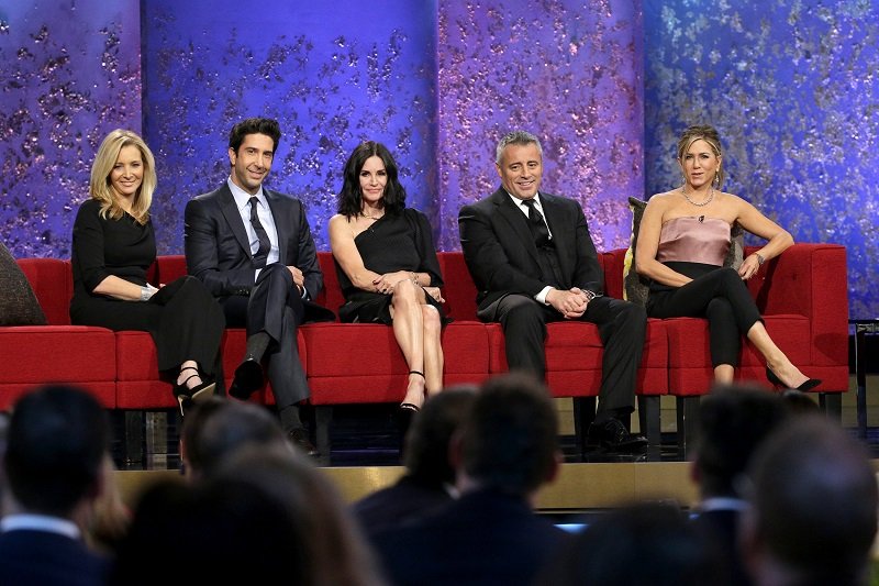 Lisa Kudrow, David Schwimmer, Courteneey Cox, Matt LeBlanc, and Jennifer Aniston from "Friends" on January 24, 2016 | Photo: Getty Images