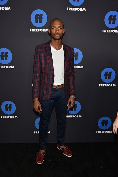 Sedale Threatt arrives at Freeform Summit on January 18, 2018 in Hollywood, California | Photo: Getty Images