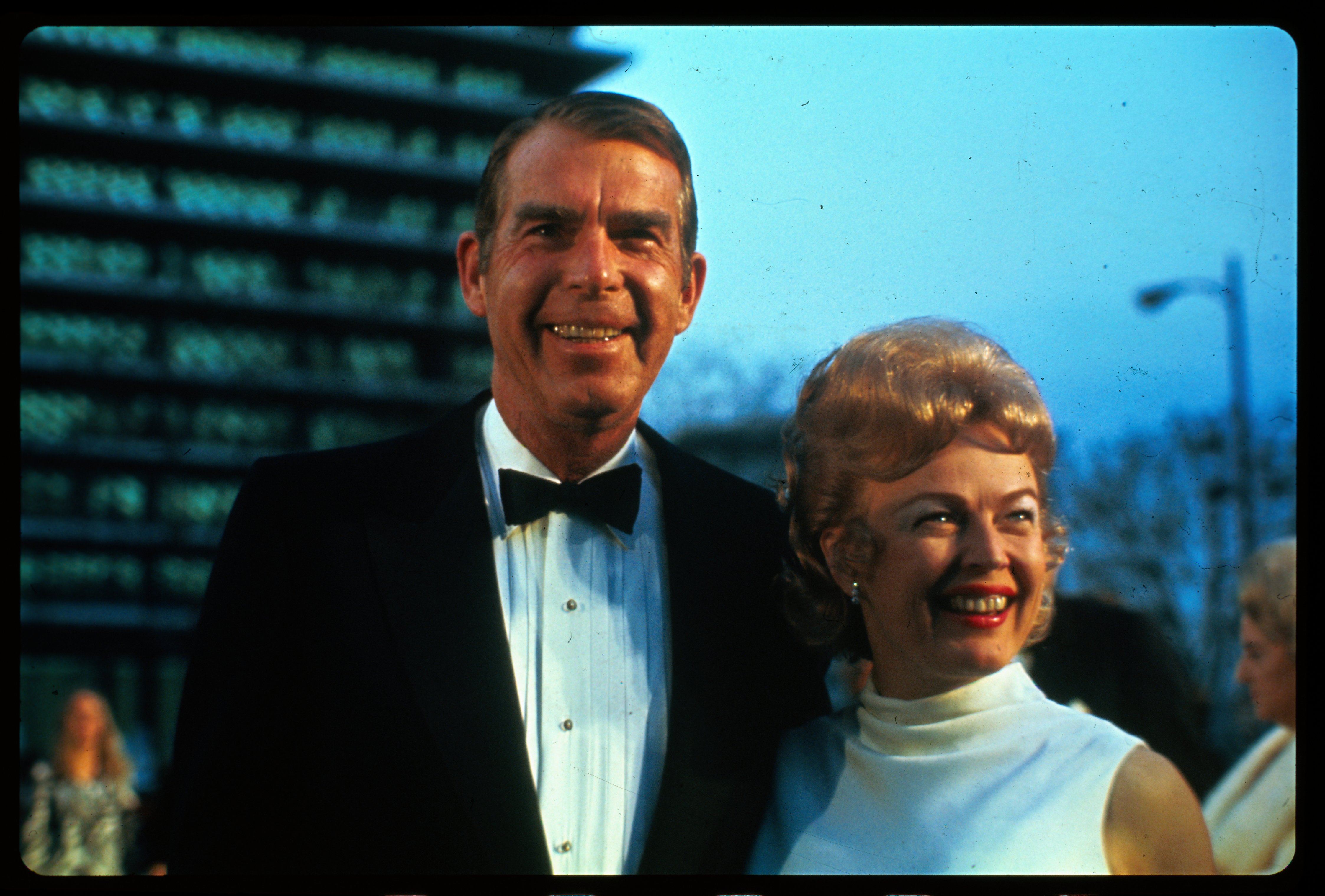 Fred MacMurray and his wife, former actress June Haver, arrive at the Academy Awards presentations. | Source: Getty Images