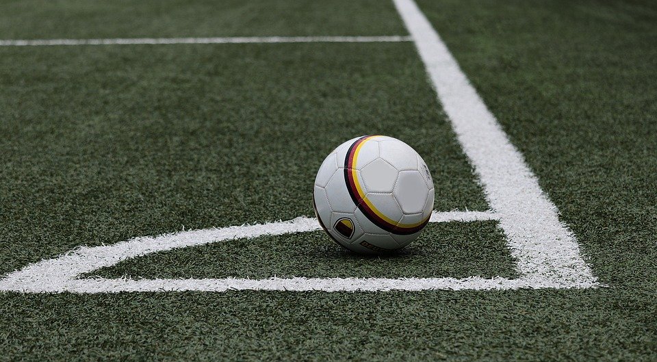 El campo de fútbol de una escuela. | Foto: Pixabay