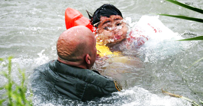 En fotos: Dramático rescate de un niño migrante que se ahogaba en las aguas del río Grande