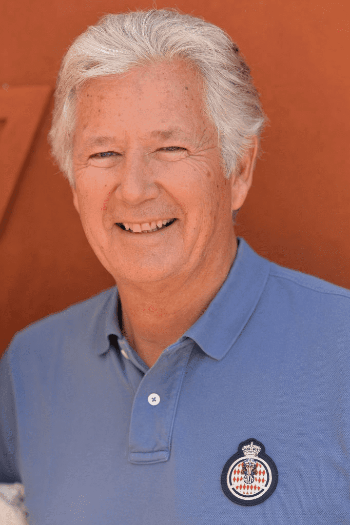 Pierre Dhostel, animateur de télévision, assiste à l'Open de France de tennis - Quatorzième journée à Roland Garros le 10 juin 2017 à Paris, France. | Photo : Getty Images