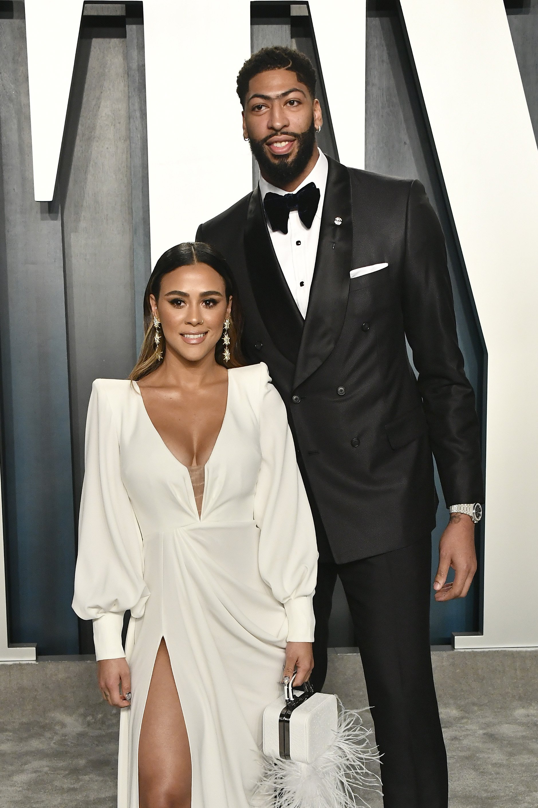 Anthony Davis and his wife, Marlen P, pose at the 2020 Vanity Fair Oscar Party hosted by Radhika Jones at Wallis Annenberg Center for the Performing Arts on February 09, 2020, in Beverly Hills. | Source: Getty Images