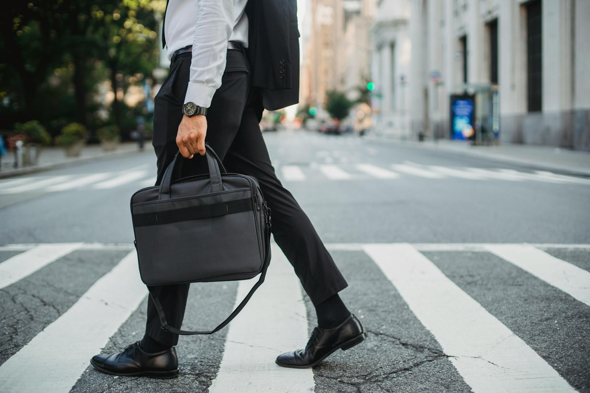 A man heading to office | Source: Pexels