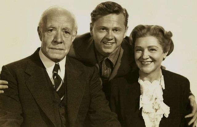 Lewis Stone, Mickey Rooney & Fay Holden| Source : Wikimedia Commons. Lewis Stone, Mickey Rooney & Fay Holden| Source : Wikimedia Commons.