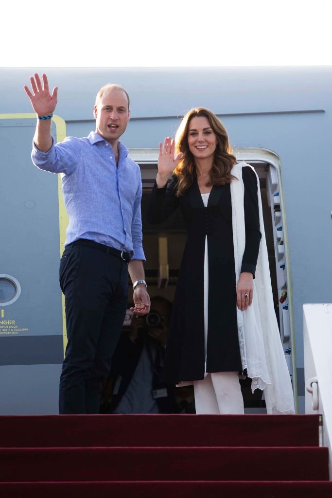 Prince William, Duke of Cambridge and Catherine, Duchess of Cambridge depart Islamabad during day five of their royal tour of Pakistan on October 18, 2019 in Islamabad, Pakistan | Photo: Getty Images