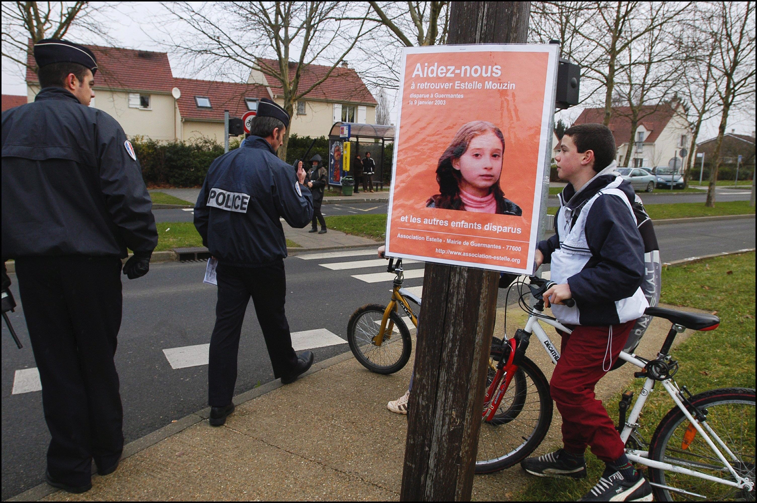 Une affiche signalant la disparition d'Estelle Mouzin. l Source : Getty Images
