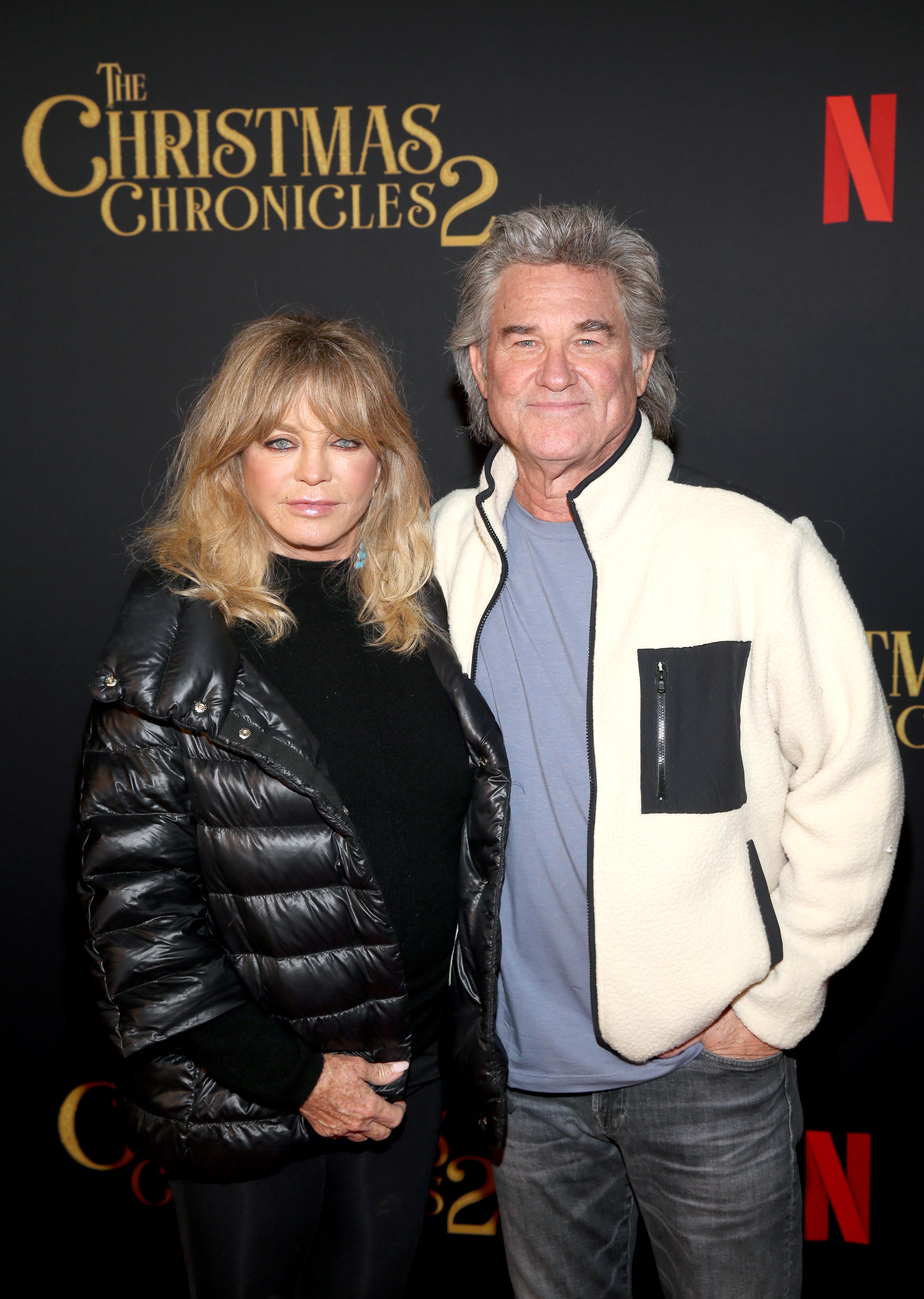 Goldie Hawn y Kurt Russell asisten al evento de autocine "The Christmas Chronicles: Part Two" de Netflix en The Grove el 19 de noviembre de 2020 en Los Ángeles, California. | Foto: Getty Images