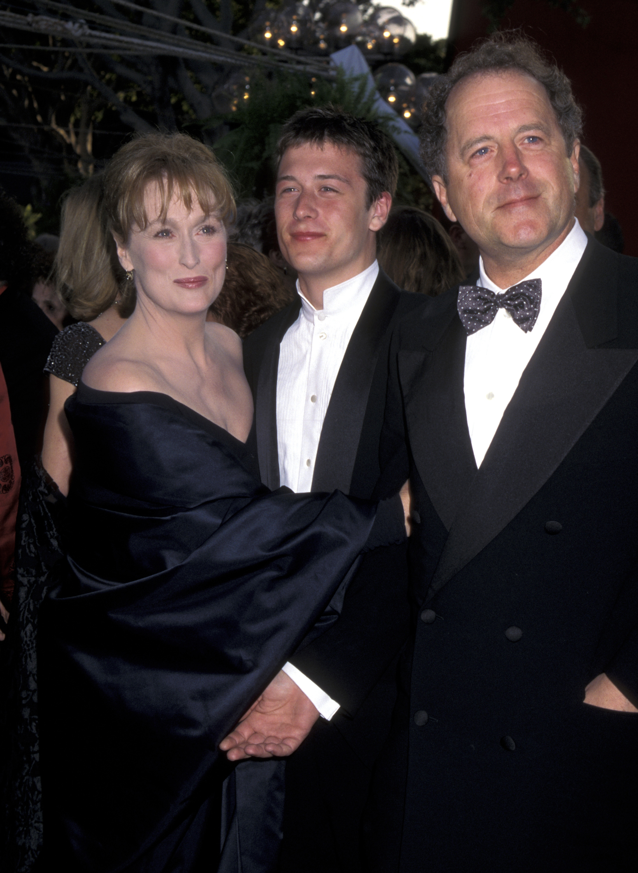 Meryl Streep with her son Henry Gummer and her husband Donald Gummer at the 68th Annual Academy Awards on March 25, 1996 | Source: Getty Images