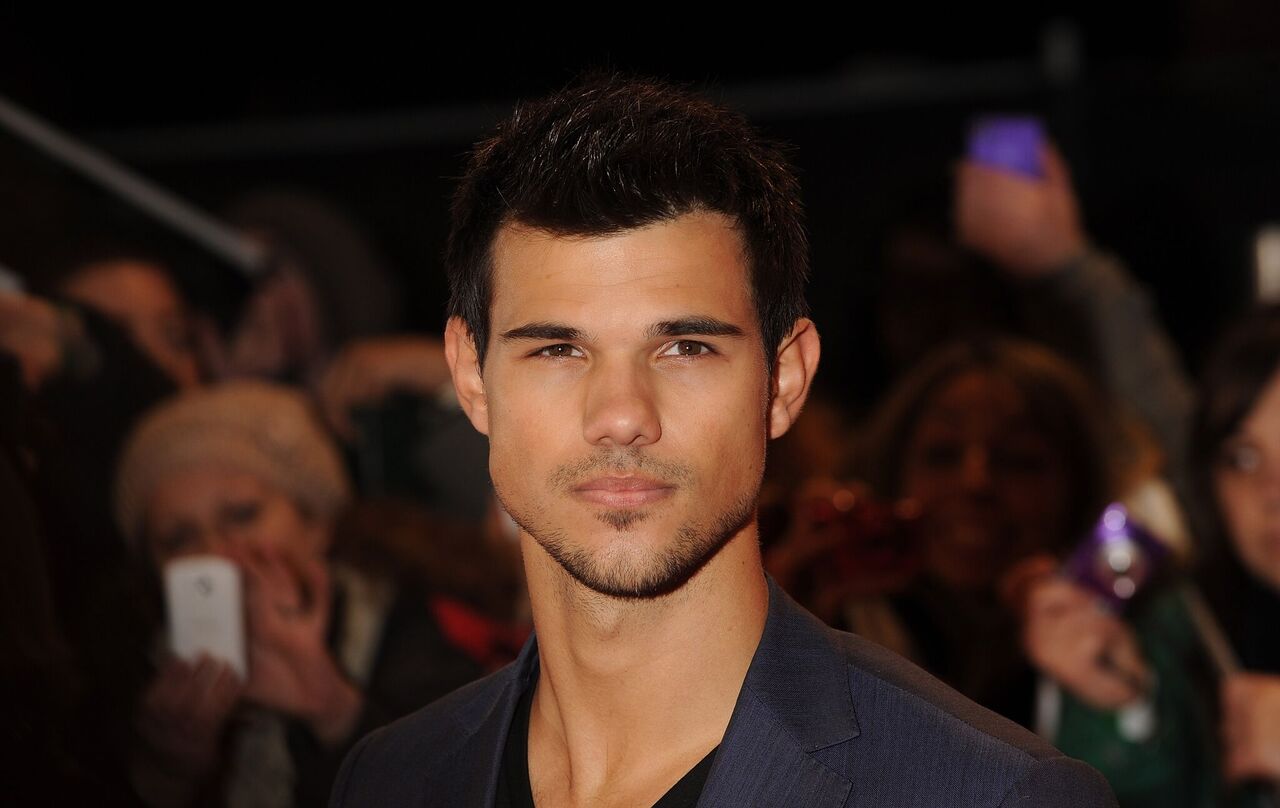 Taylor Lautner attends the UK Premiere of "The Twilight Saga: Breaking Dawn - Part 2." | Source: Getty Images 