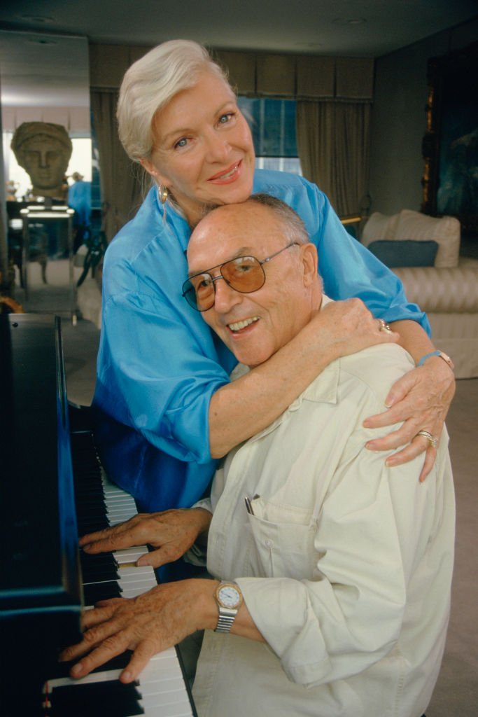 La chanteuse française Line Renaud et son mari Loulou Gaste. | Photo : Getty Images