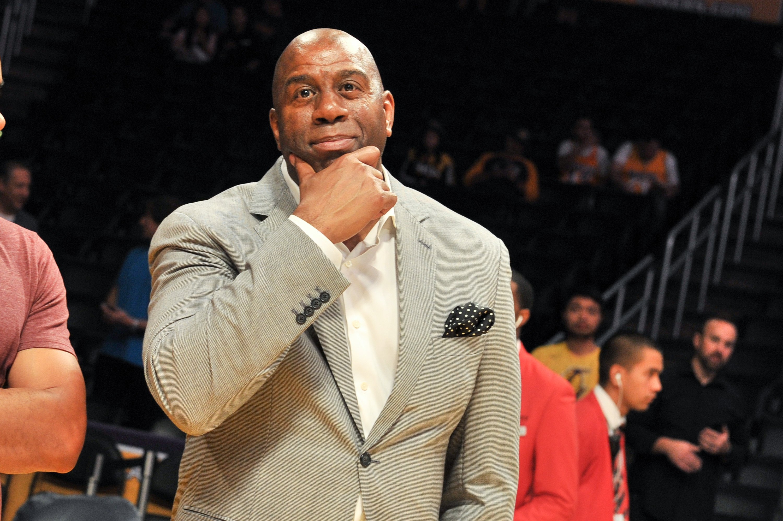 Earvin Magic Johnson attends a basketball game | Photo: Getty Images