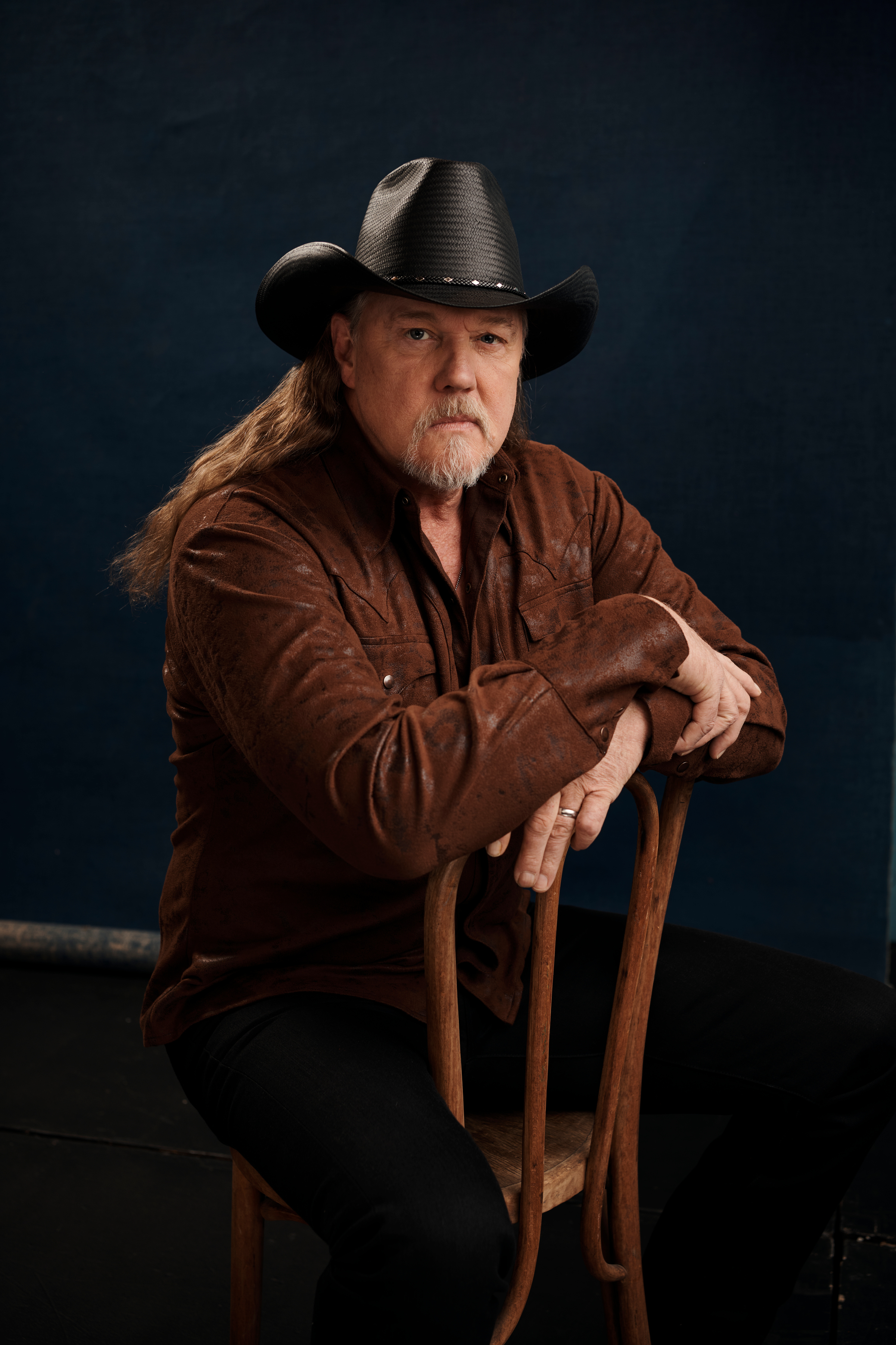 Trace Adkins posing for a picture on May 16, 2022. | Source: Getty Images