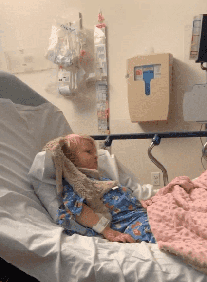 Audrey Roloff's sick daughter, Ember on a hospital bed | Photo: Instagram/Audrey Roloff