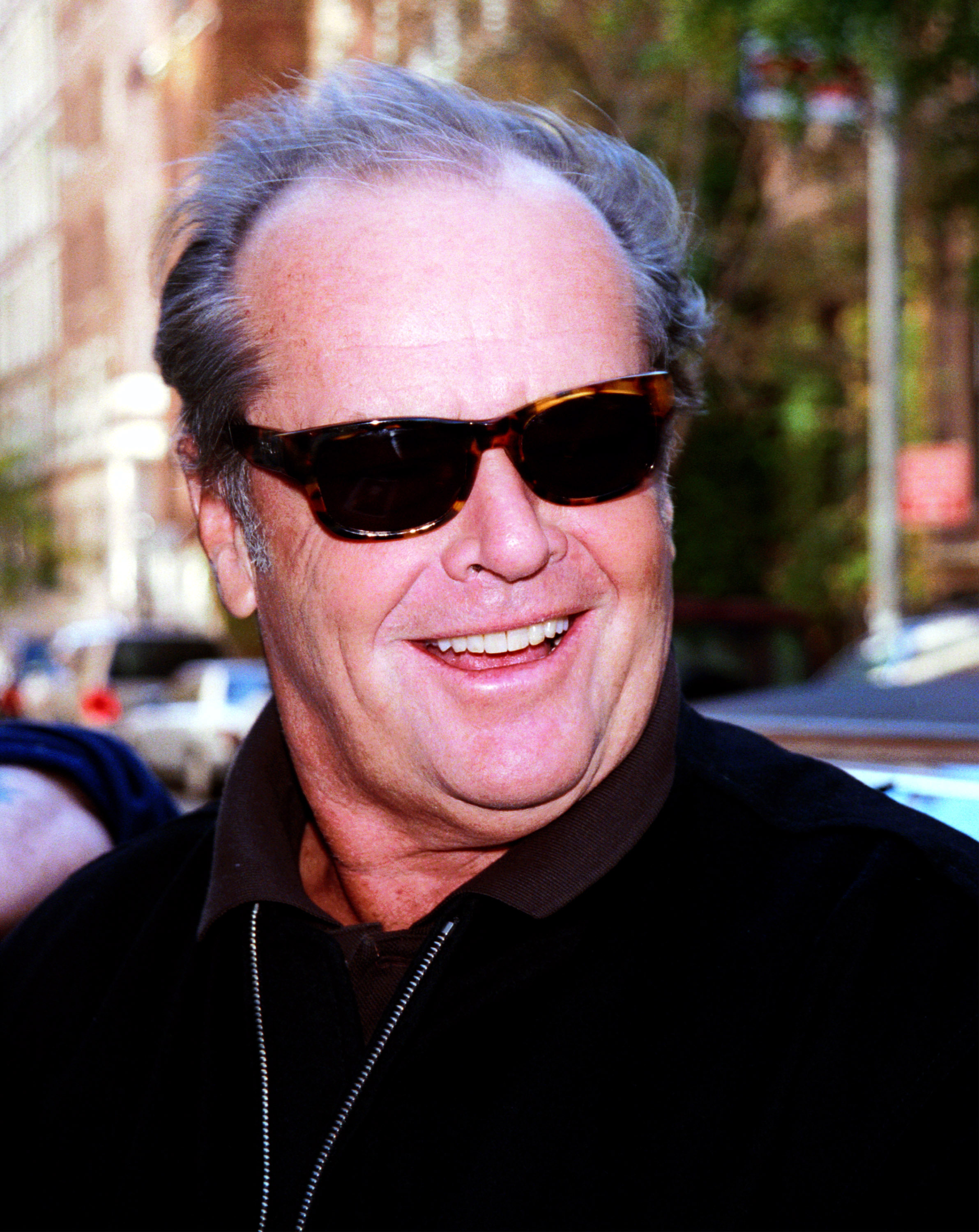 Jack Nicholson leaves his New York City hotel on October 22, 2000 | Source: Getty Images