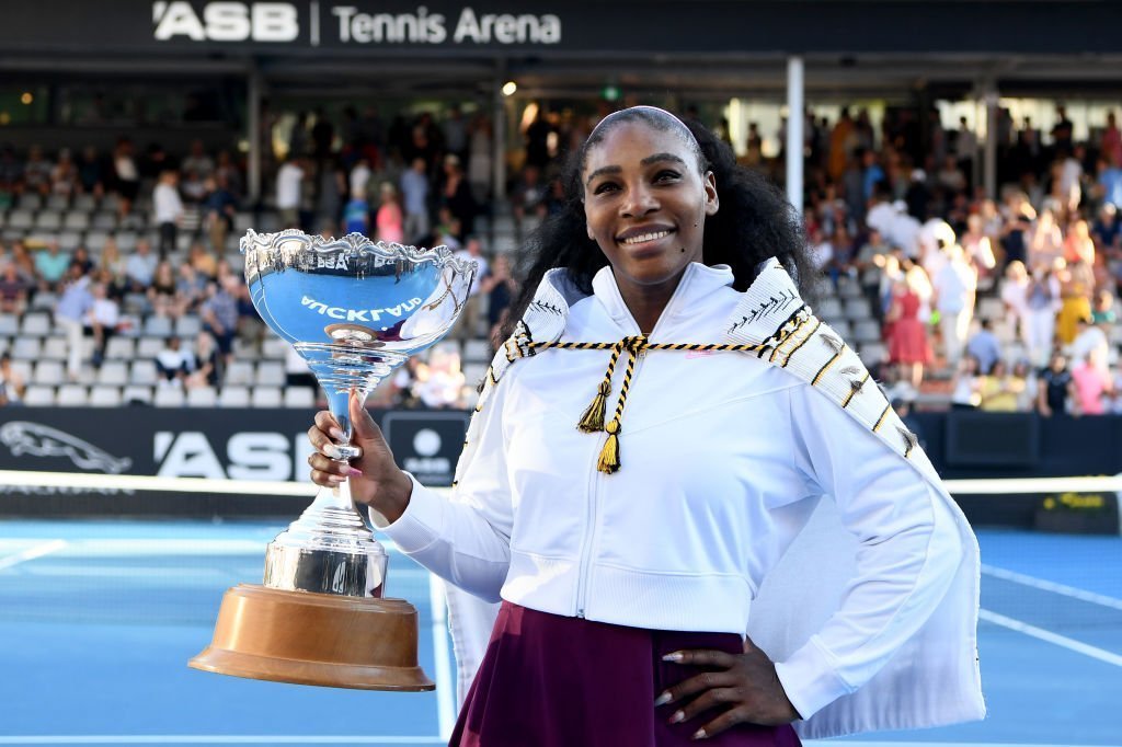 Serena Williams of USA celebrates with the trophy after winning the final match against Jessica Pegula of USA at ASB Tennis Centre on January 12, 2020. | Photo: Getty Images