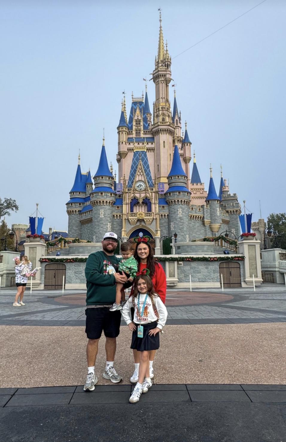 Brittne Largent with her husband and children, dated April 5, 2025 | Source: TikTok/@brittnelargent