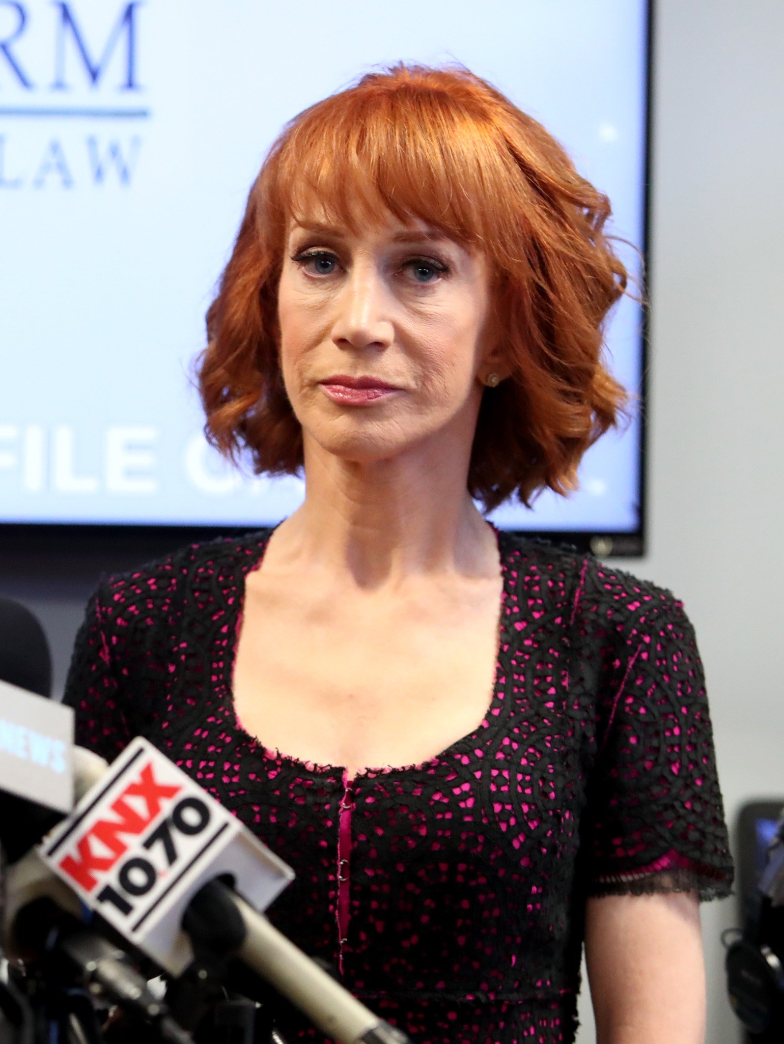 Kathy Griffin speas at a press conference at the Bloom Firm in Woodland Hills, California on June 2, 2017 | Photo: Getty Images