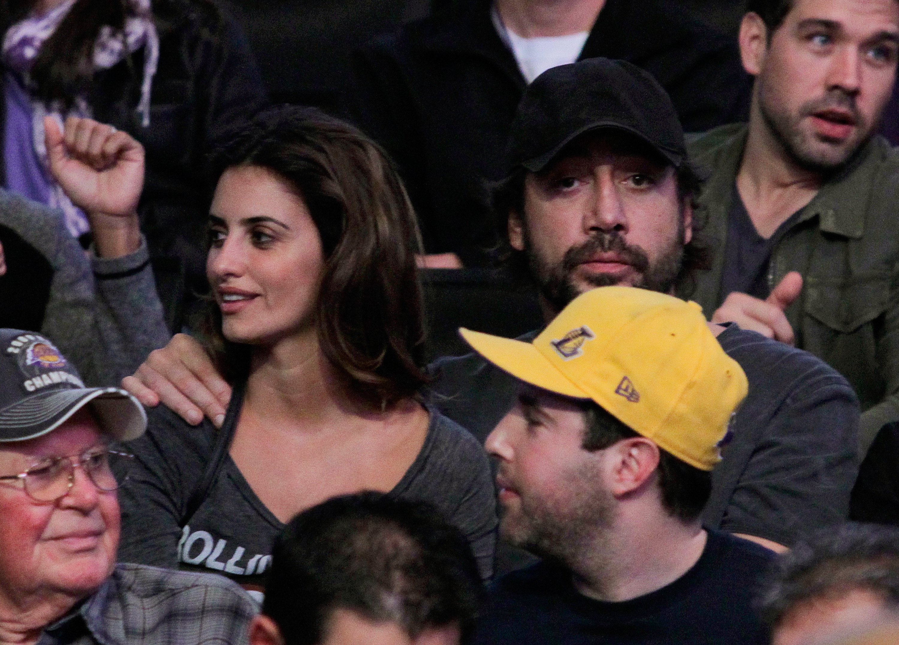 Penelope Cruz and Javier Bardem at a game between the Orlando Magic and the Los Angeles Lakers at Staples Center on January on January 18, 2010 in Los Angeles, California. | Source: Getty Images