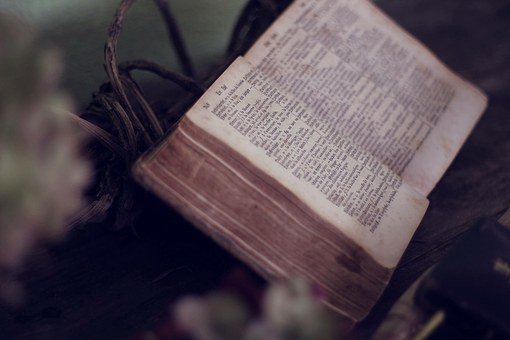 Old Bible. | Source: Pixabay
