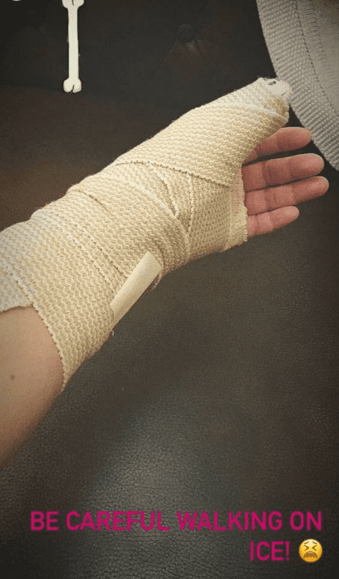 A picture of Megan McCain's bandaged injured hand posted on her Instagram story | Photo: Instagram/meghanmccain