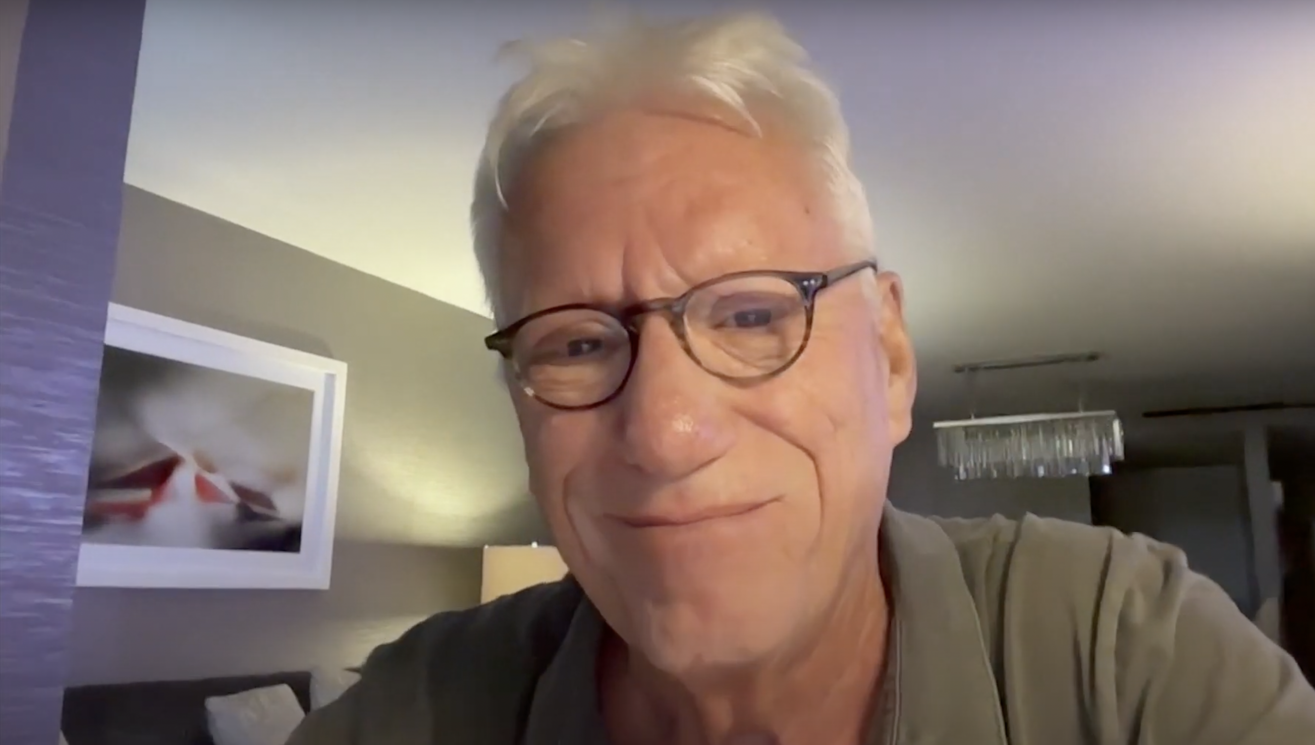 James Woods gets emotional when talking about evacuating his home due to Los Angeles wildfires, dated January 9, 2025 | Source: YouTube/@9news