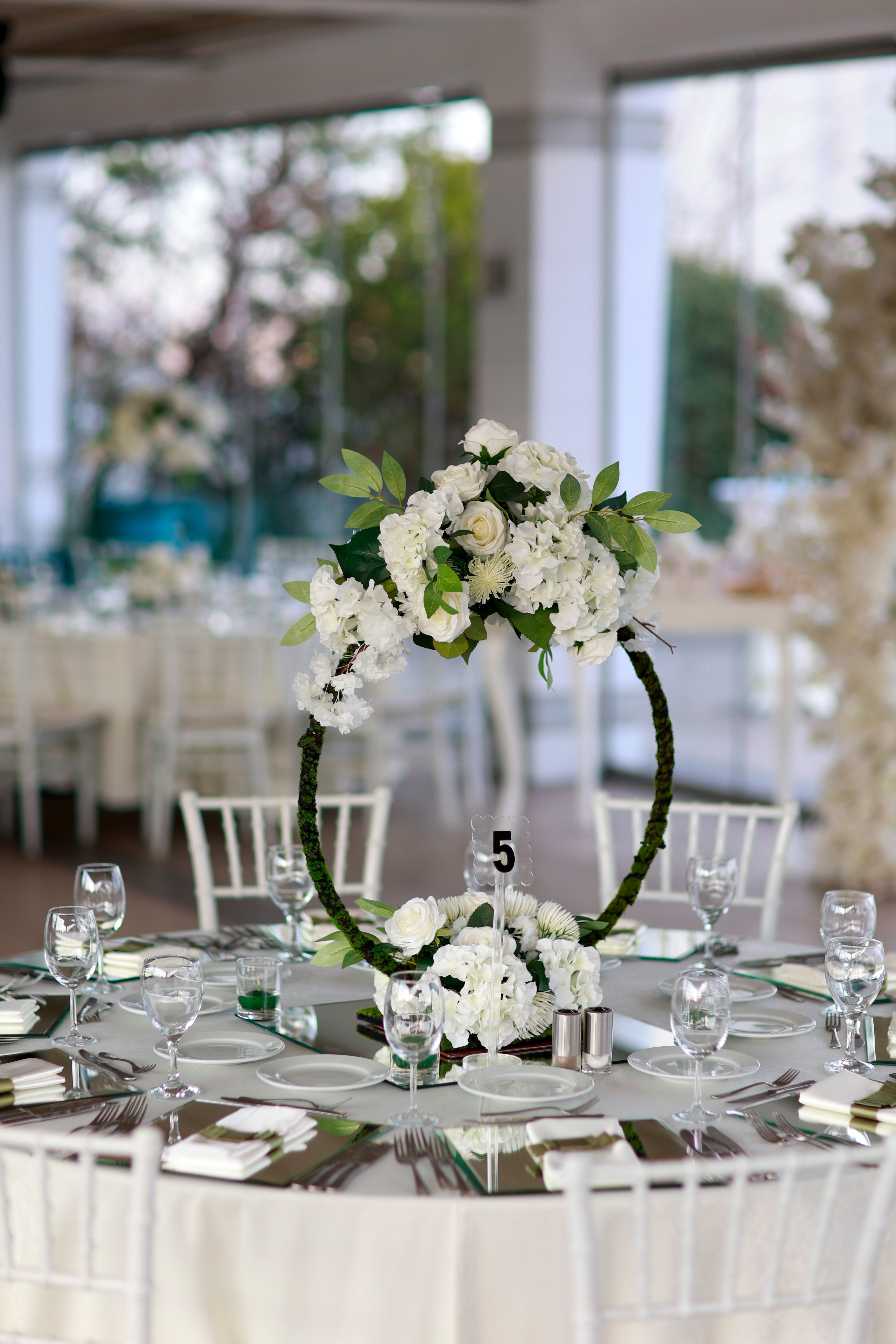 White color wedding table | Source: Shutterstock