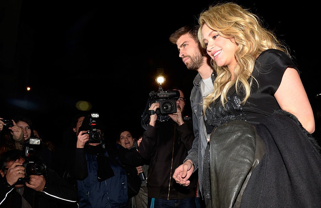 Piqué y Shakira en la presentación del libro del padre de la cantante. | Fuente: Getty Images