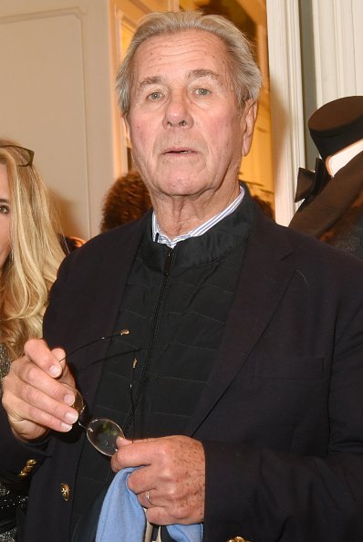 Jean Louis Debré assiste au cocktail de lancement du magazine Cerise Paris City au Ralph Lauren Bd St Germain le 2 décembre 2019 à Paris, France. | Photo : Getty Images