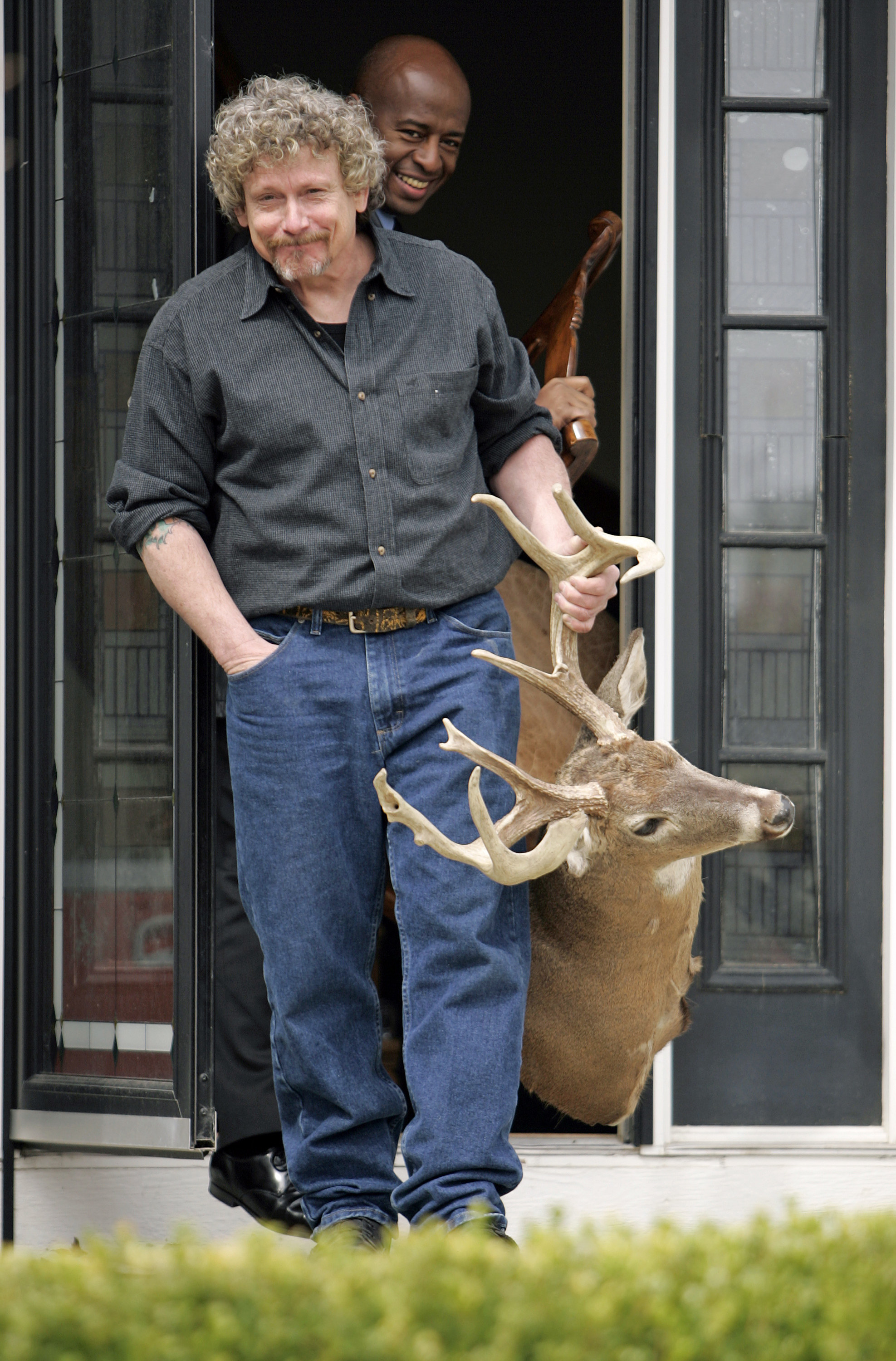 The actor pictured  during a garage sale on March 26, 2009, in Olathe, Kansas. | Source: Getty Images