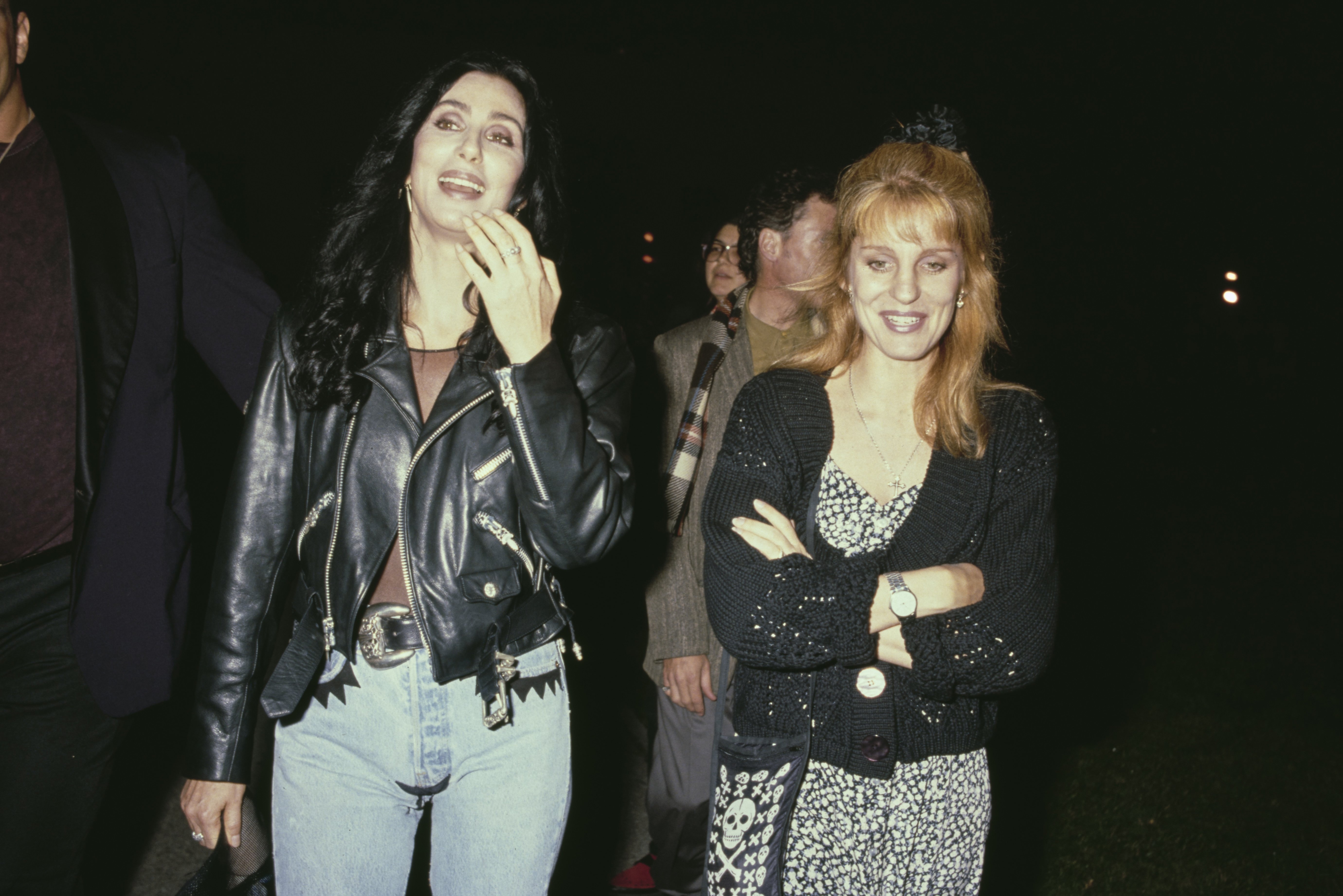 Cher ve Georgianne LaPierre, Richie Sambora'da "Bu Kasabadaki Yabancı" 4 Eylül 1991'de Griffith Park, LA, California'da Albüm Çıkış Partisi. |  Kaynak: Getty Images