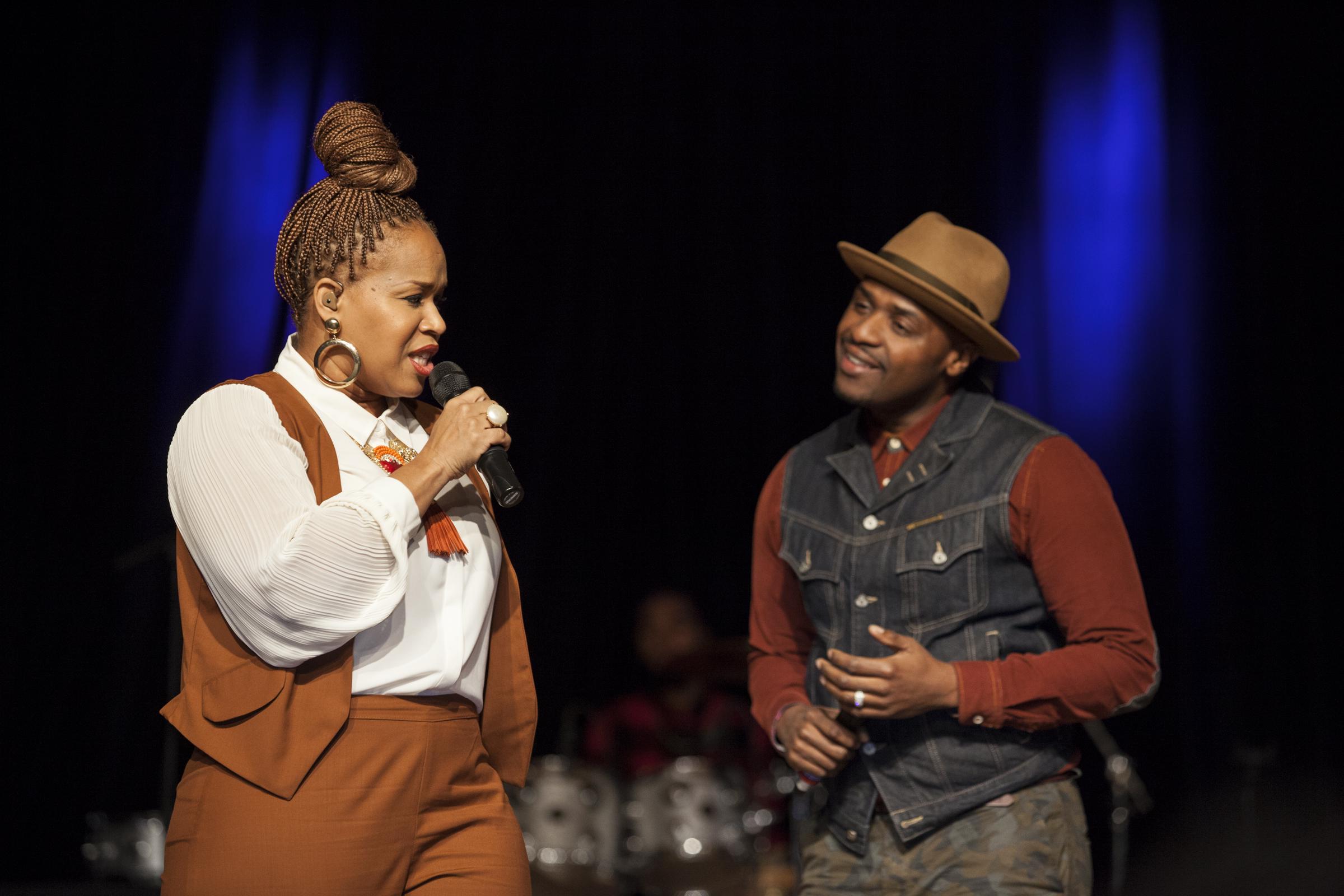 Tina and Teddy Campbell perform onstage during the Circle Of Sisters' Gospel Explosion Concert at the Jacob Javits Center on October 18, 2015, in New York City | Source: Getty Images