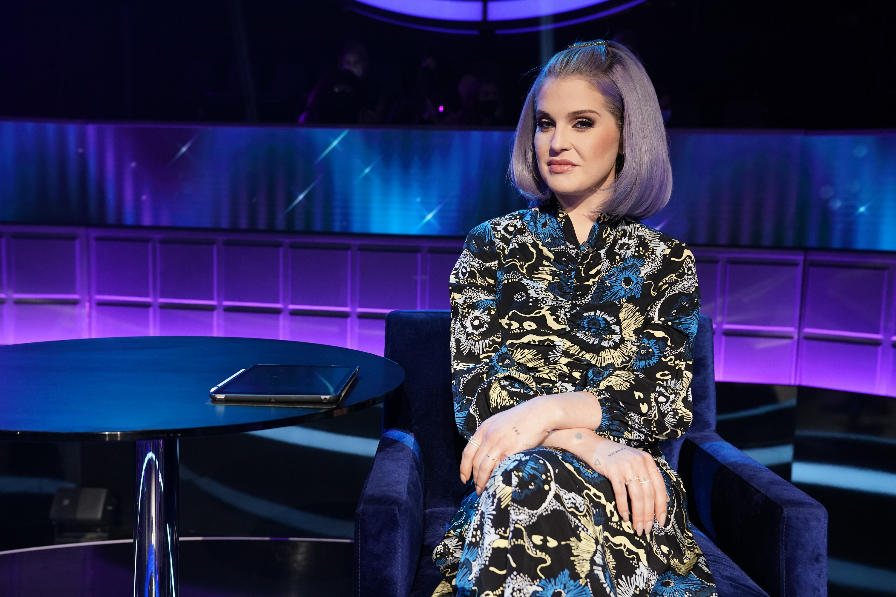 Kelly's appearance started seriously changing in the 2020s, becoming slightly more slender. For this taping, she sat for an episode of "I Can See Your Voice" on March 29, 2021.
