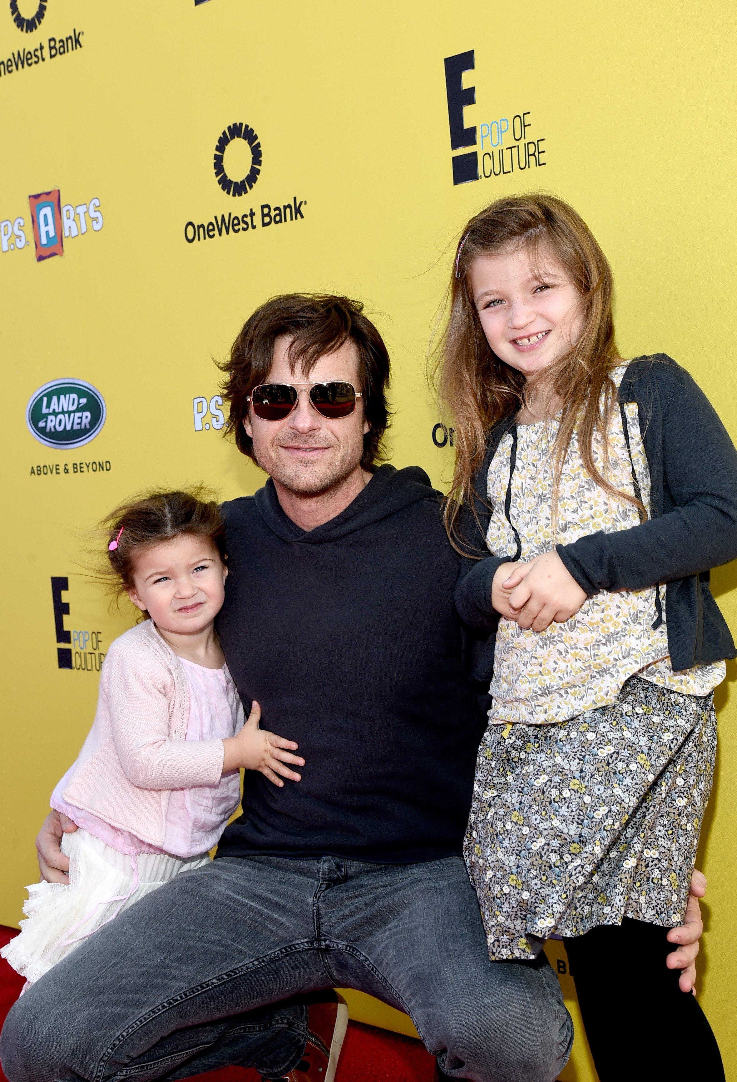 Jason Bateman and daughters Maple and Francesca attend the P.S. ARTS presents Express Yourself 2014 at Barker Hangar on November 16, 2014, in Santa Monica, California | Source: Getty Images