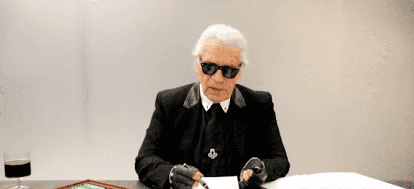 Karl Lagerfeld during an interview with Elle Mexico | Photo: Youtube / ELLE Mexico