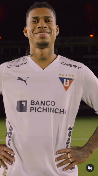 Marco Angulo posing for a camera during what looked to be a match, posted on November 12, 2024 | Source: Instagram/ldu_oficial