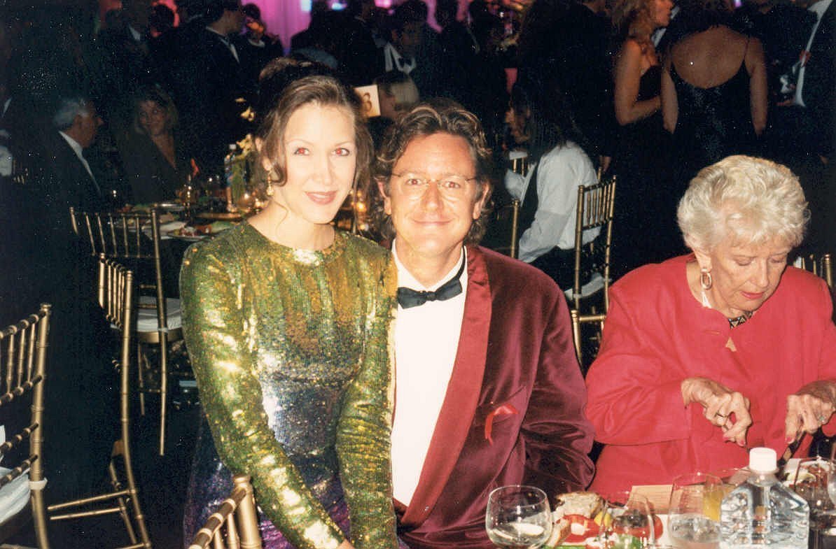 Judge Reinhold and wife at the Governor's Ball after the Emmy telecast. | Source: Wikimedia Commons, photo by Alan Light