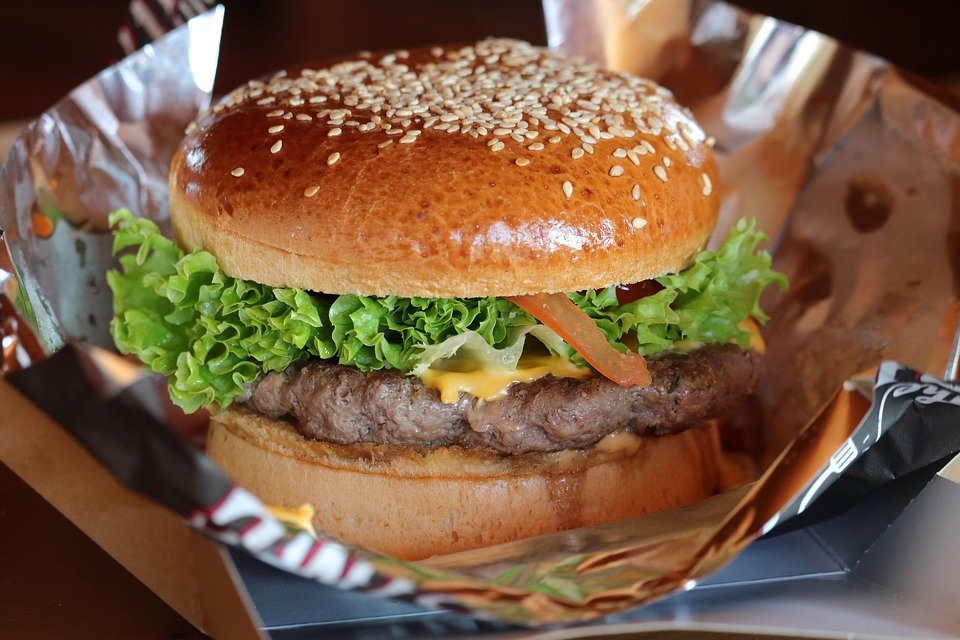 Hamburguesa con queso. | Foto: Pixabay. Hamburguesa con queso. | Foto: Pixabay.