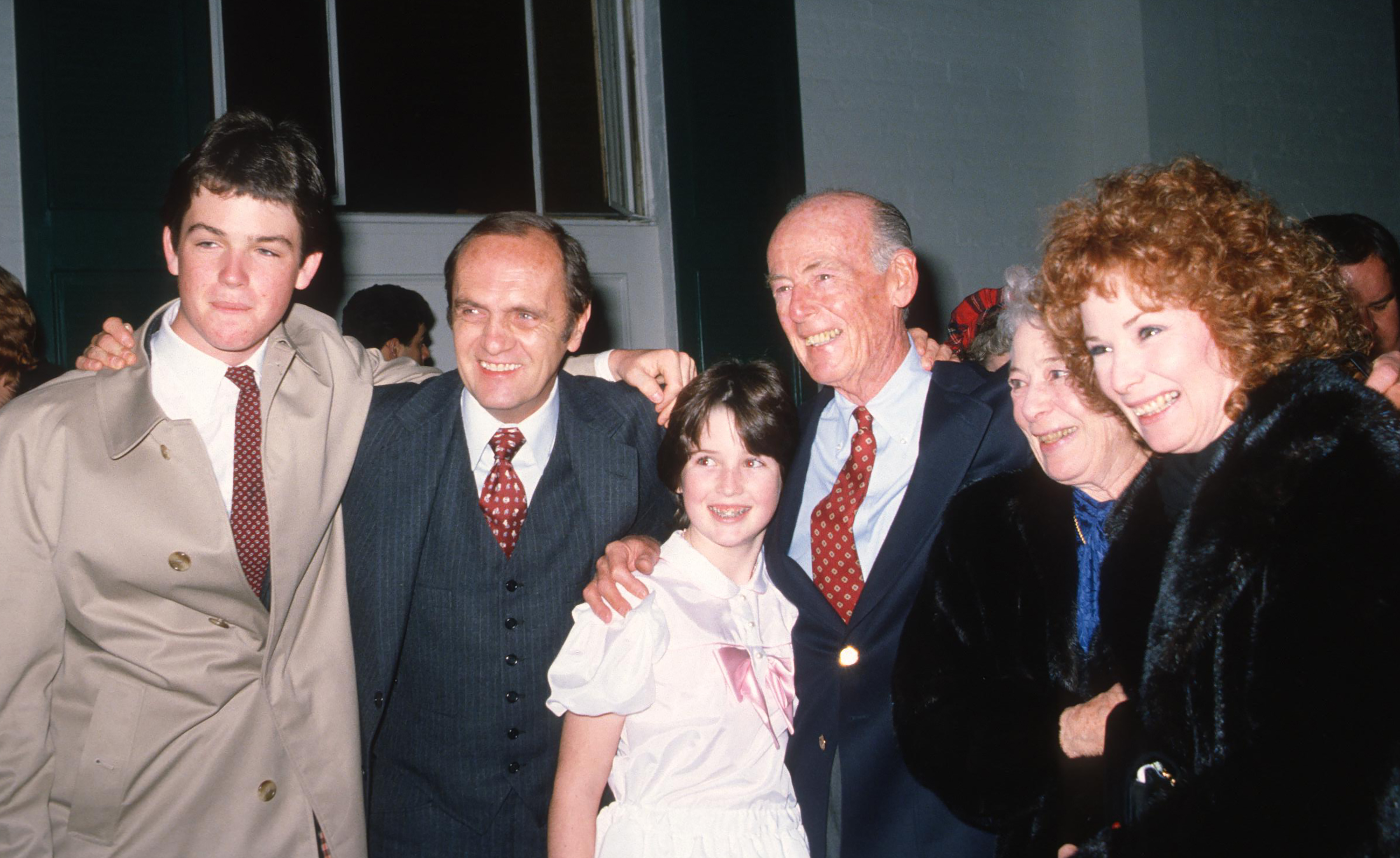 Bob Newhart with Ginnie Newhart and their family attend Party Honoring Quincy Jones at Chasen's Restaurant on March 6, 1983 in Beverly Hills, California | Source: Getty Images