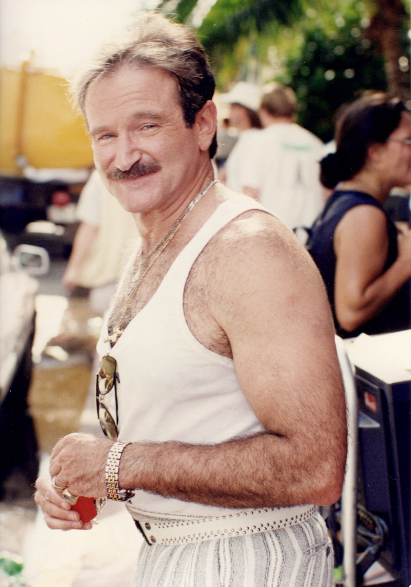 Robin Williams on the set of "The Birdcage" in 1995 in Miami Beach, Florida. | Source: Getty Images